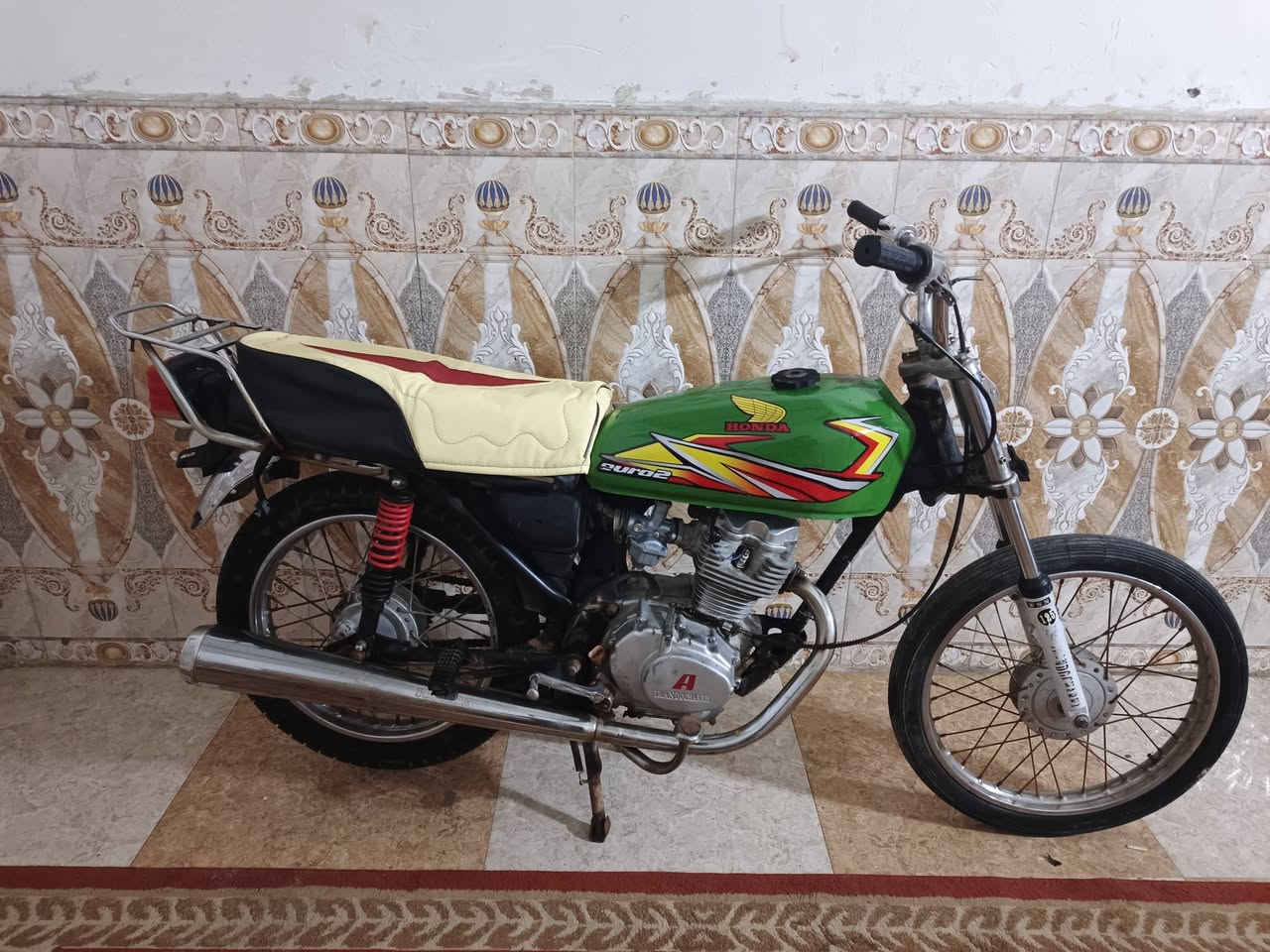 دراجه ايراني 4 كير للبيع مكينه ناعمه دراجه نضيفه سعرها 250 مكاني بصره الامن داخلي ‏***********‬‏
