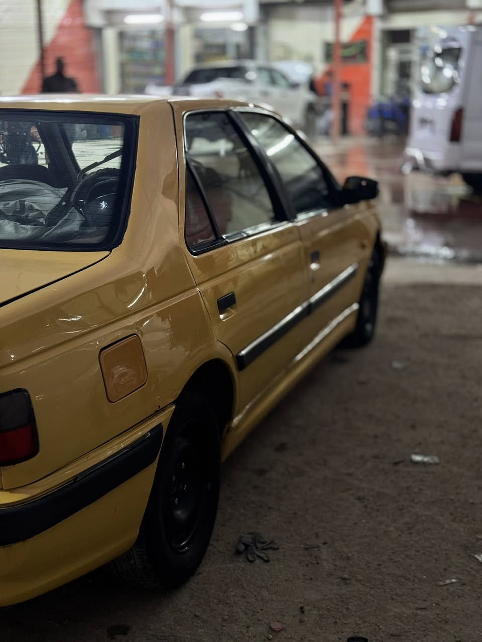 السلام عليكم بيجو بارص 2015 للبيع مكاني النهروان  سعر 33 وبيها مجال     ***********
