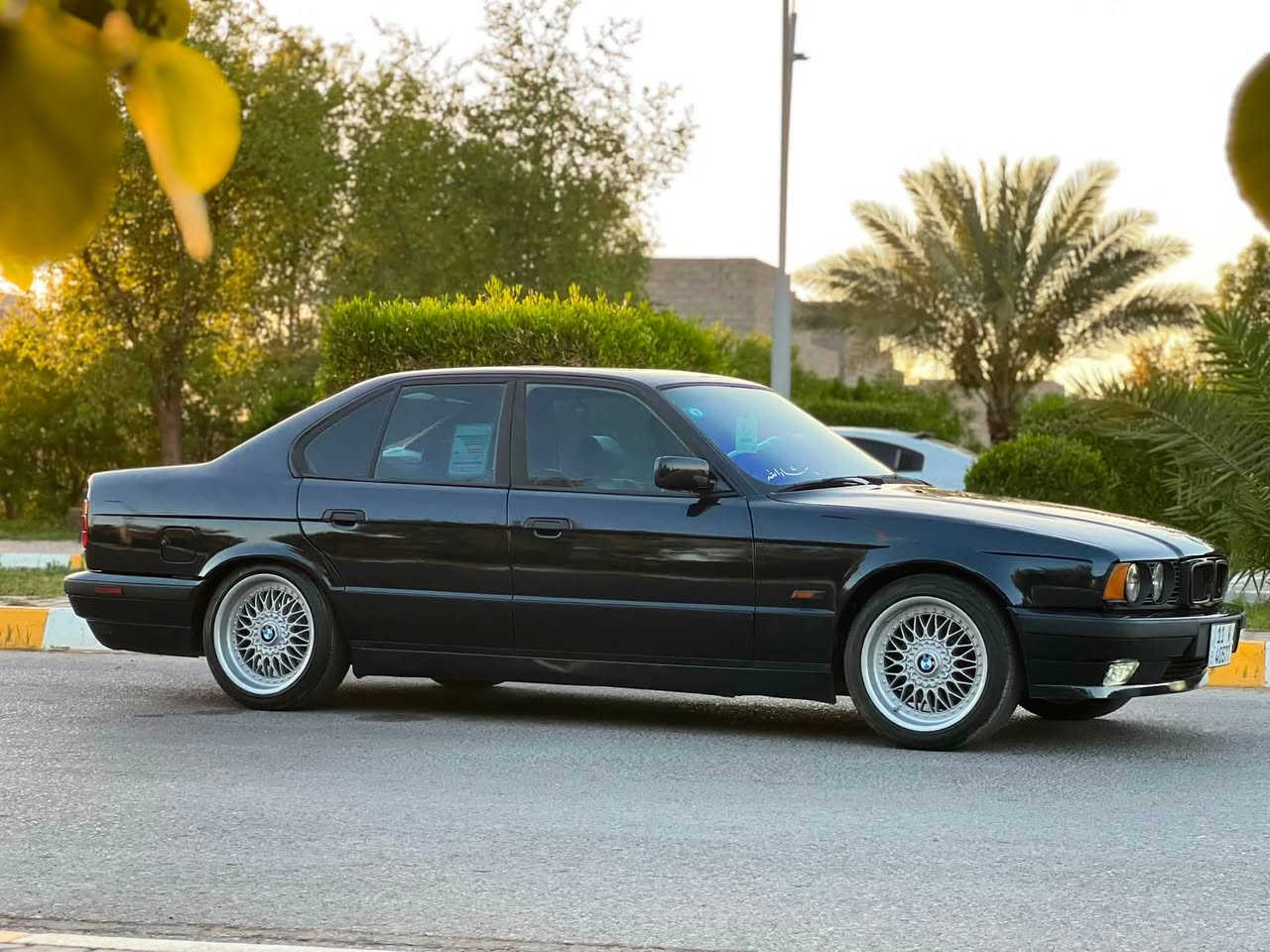 سلام عليكم بي ام525اصل موديل1991رقم بغداد انكليزي سنويه 31محرك مسكر  فانوس كير وتماتيك بجم عريض فتحه سقف تبريد شغل شرط السياره فقط صبغ جماليه بدون ضربه او خياس صدر جديد غرفتها جديده كهربائيات بلادي كشنات جلد بلادي 
***********
