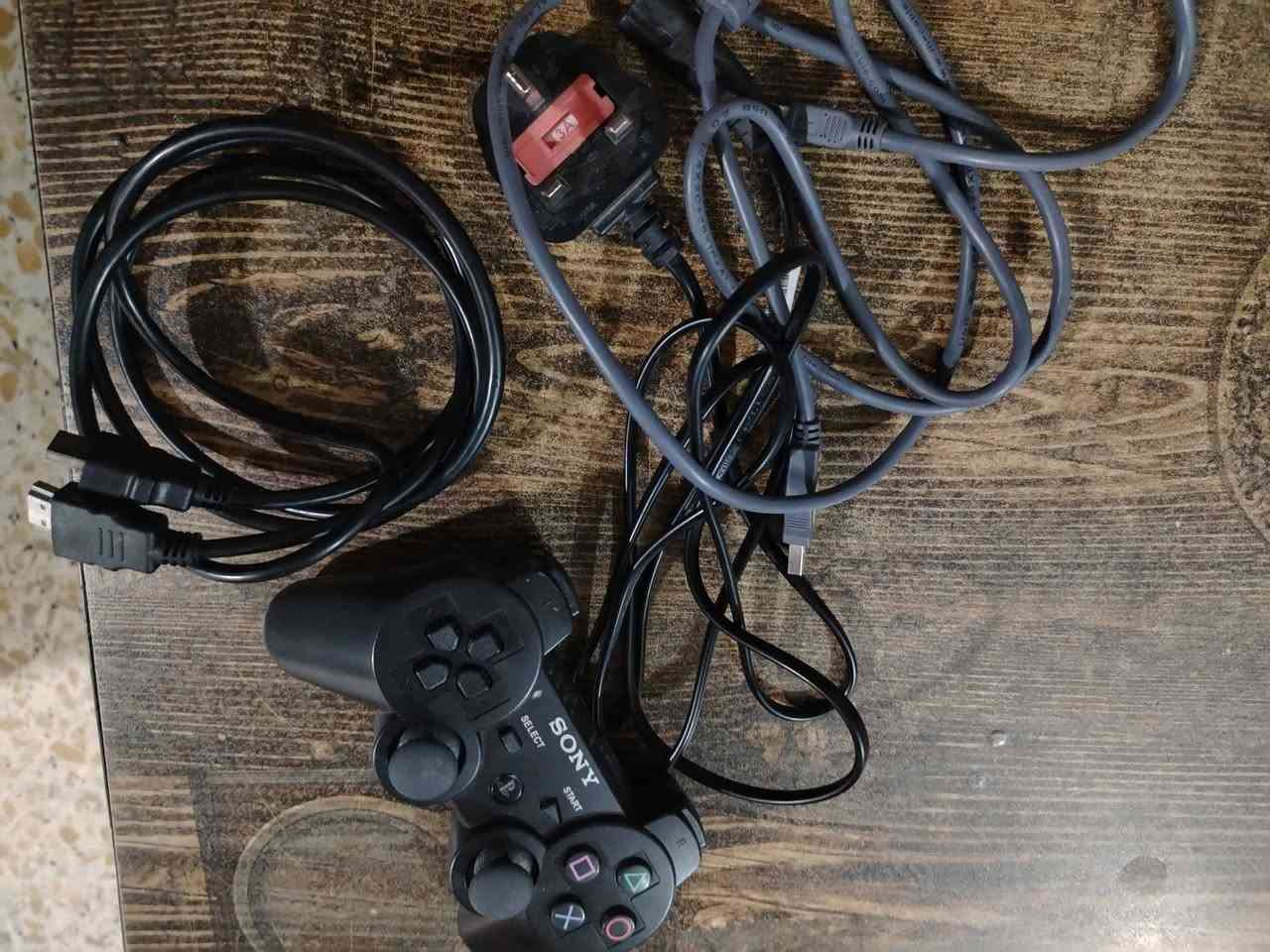 السلام عليكم
جهاز بلي 3 سلم نظيف ما مفتوح مال شركه
مع العاب gta 5 & كودفور وهواي العاب...
مع ملحقات جوستك عدد (١) فقط وكيبلات الhdm 1
وبلك كهرباء سعر ١٣٠ وبي مجال
مكان بابل حله ***********
