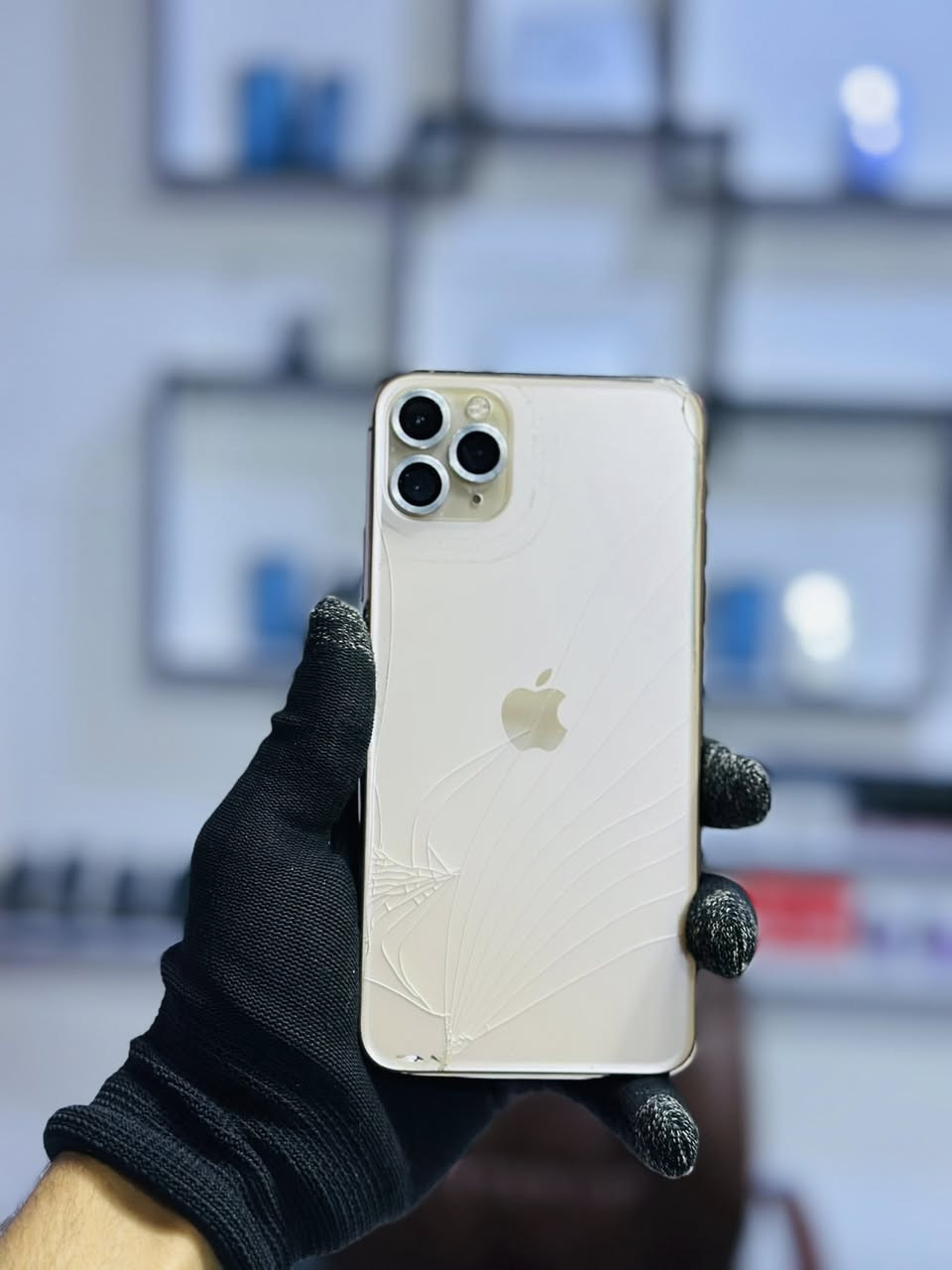 السلام عليكم متوفر:
♠️آيفون 11 Pro Max ذاكرة 256 بطارية 78 الجهاز مكفول وبضمان✔️.

☑️***********☑️

☑️مركز سفن فون للهواتف النقالة☑️
