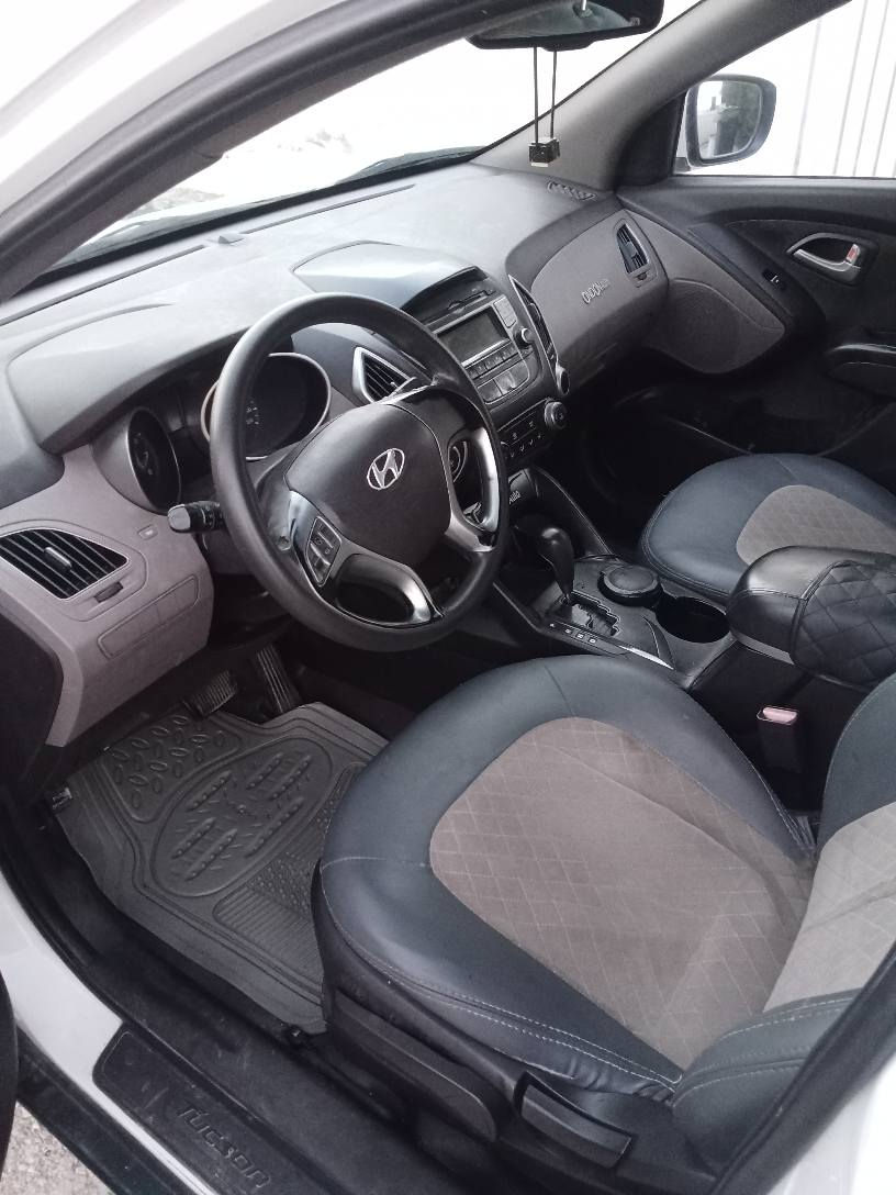 هۆندایی تکسۆن2013 بۆنیت سبوغ لەگەل نیو جاملغ بێ ژورێ بێ ارباگ سەنەوی تا کۆتایی 2027 نوێیە گێرو مەکینە بێ کێشەیە 1310000غەرامەی لەسەرە ژ.م*********** أربيل, العراق
