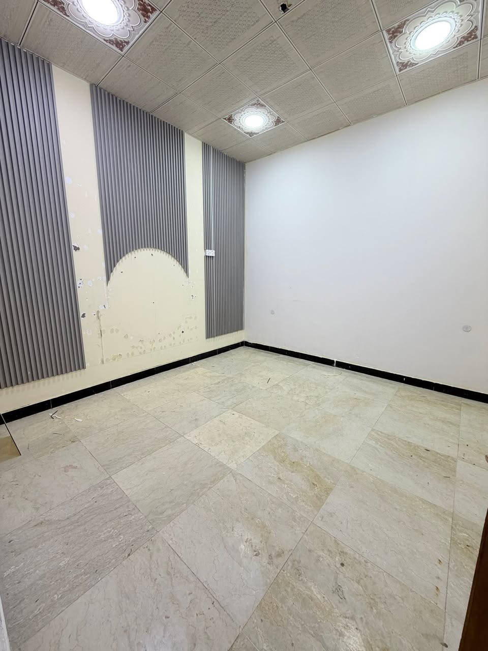 🔶(شقه طابق اول للايجار)🏡✅//موقع تجاري //
🔹(الموقع الطويسه قرب شارع مركز الرباط وقرب مطعم باربكيو)

🔸(تحتوي على/ غرفتين منام/ صاله/ديوانيه/ مطبخ / صحيات / مخزن /صطح )

✔️✔️ المساحة (120) متر//تقع على شارع (20) متر //

 // سعر الاجار (مليون)//تصلح لشركات او المكاتب //

🔻(عنوان شركة الجوادين للاستثمار العقاري )
 ( /الجنينه /نهاية /شارع المصلحه / قرب سوق الجبيلة ) 

//لطلب والاستفسار الاتصال على الارقام لتالي//

واتساب +اتصال ***********
واتساب + اتصال ***********
