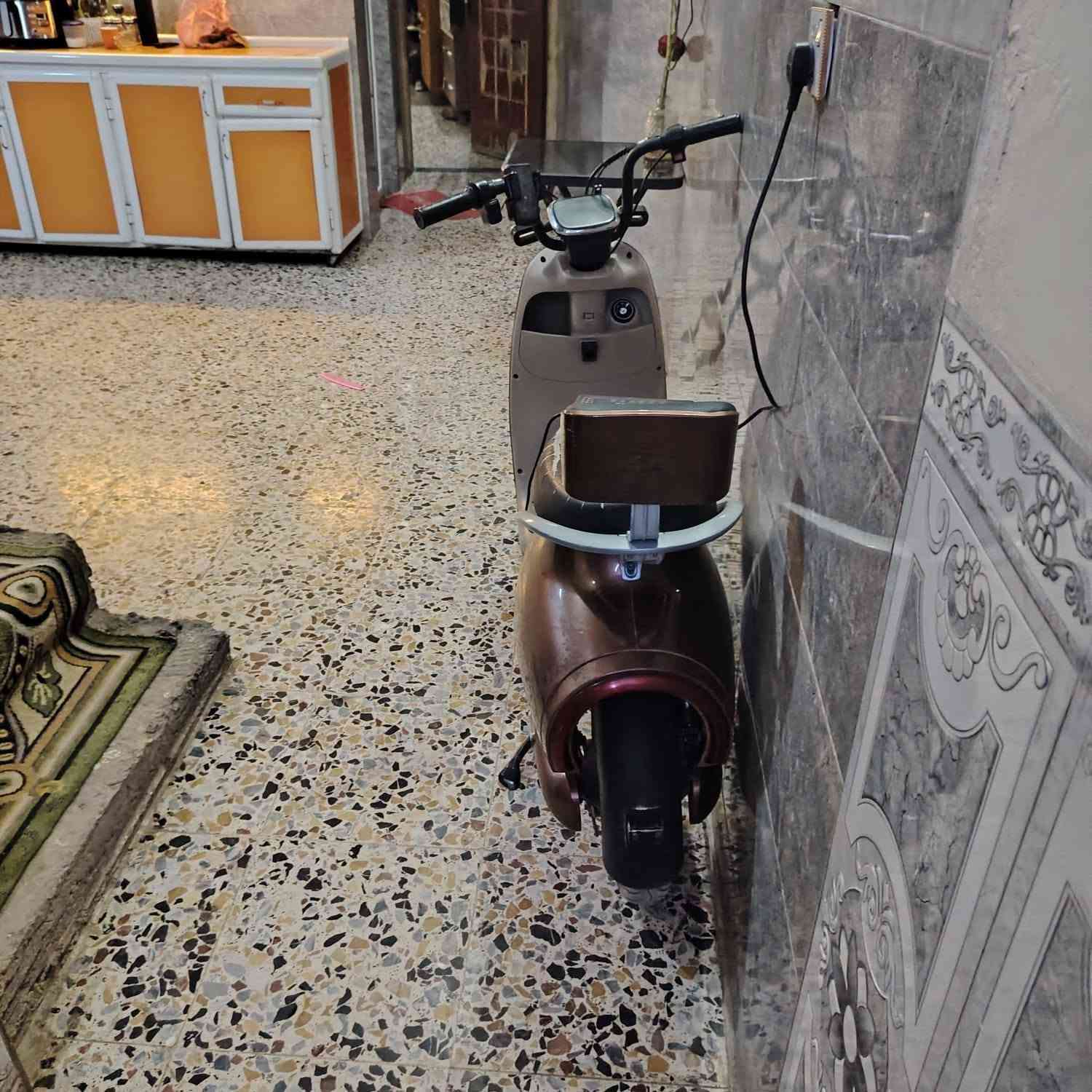 السلام عليكم رخصه الادمن دراجه للبيع السعر 350 دراجه جديده خمس بطاريات دبل مكاني بغداد البلديات قرب بالمحطه الصفراء***********
