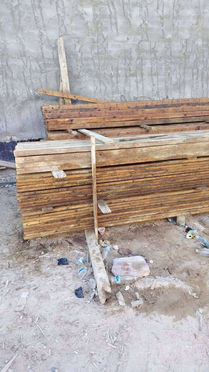 للبيع قالب خشب تارس نظيف
عدد 12 مكعب ونص
عنوان الحلة المركز
اتصال هاتف ***********
