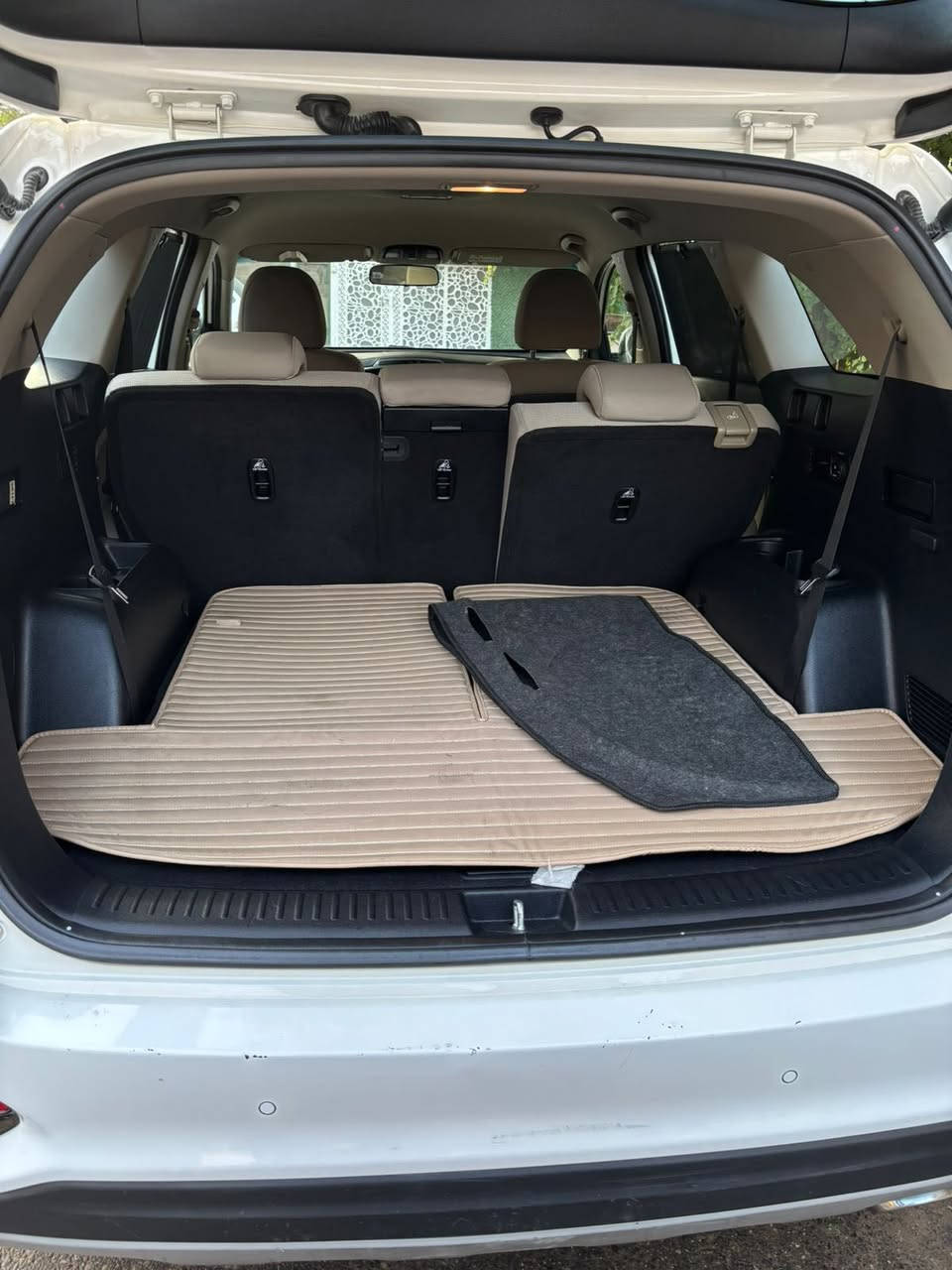 السلام عليكم سورنتو 2020 خليجي
فول ماعدا البنو راما
 كفاله عامه 6 سلندر  
ع وضع الشركه جديده لا بارد ولا شخوط تخم تاير جديد رقمه بغداد انكليزي وباسمي مكينه وكير ع وضع الشركه برغي ممفتوح بيه 
السيارة جديده ومال جناي 
مكاني بغداد الكرخ
***********
سعره 265 وبيها مجال
