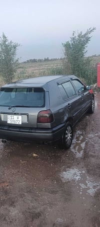 عندي كولف اريد  اراوسهه بسايبا بيضه بسمي السياره 07826157455