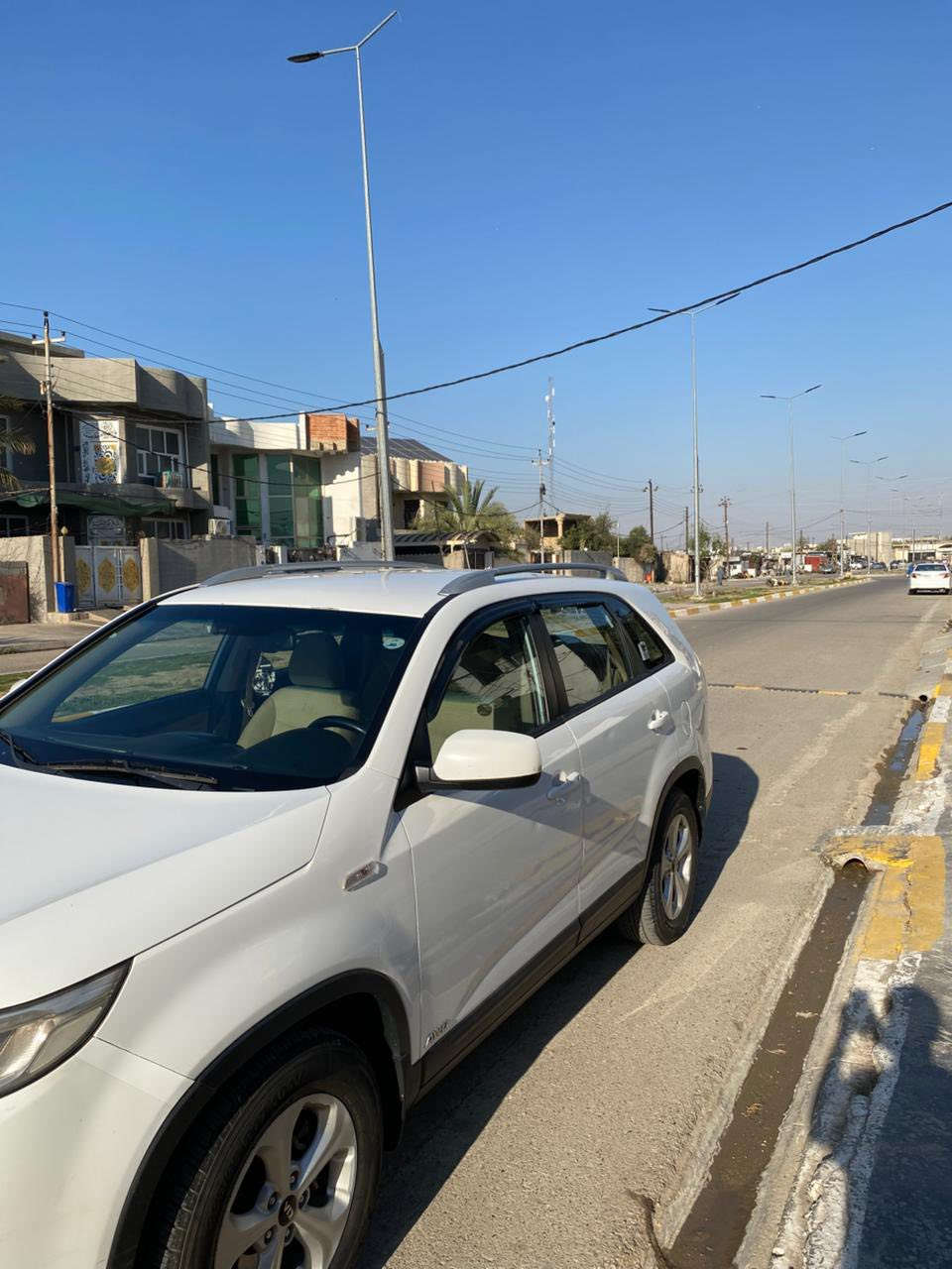 سورنتو 2013 شكل ال15
رقم اربيل سنوية نافذة
تخم تاير جديد صدر جديد 
مكينة اربعة سلندر مكفولة
فور ويل 
مكفولة من الضربة والصبغ فقط بارد بسيط موضح بل سونار
السعر 140
مكاني ديالى بلدروز
رقمي***********
