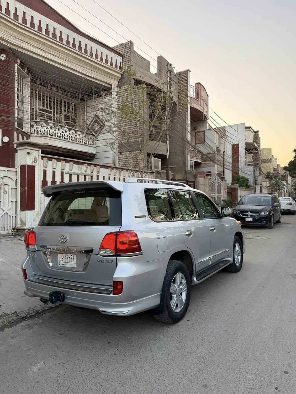 سلام عليكم 

لاند كروز 2014 V8
لون رصاصي سلفر
رقم بغداد 
ماشية 82k
محرك 8 سلندر VXR🔥

مواصفات فول للاخير
فتحة
كشنات جلد 
كشنات تدفئة تبريد
بصمة 
صندوق كهرباء
كيجات داخل لكزز 
شاشة جبيرة
هواي مواصفات بعد ومعروفة هية 

كير محرك صدر امامي خلفي مكفول شرط
السيارة بدون صبغ بدون بارد ابد صبغ فقي دعاميات للجمالية مصبوغة فقط

مكاني بغداد الطالبية 
للاستفسار اكثر ***********

السعر 40 يعني اربع شدات بيهة مجال بسيط
