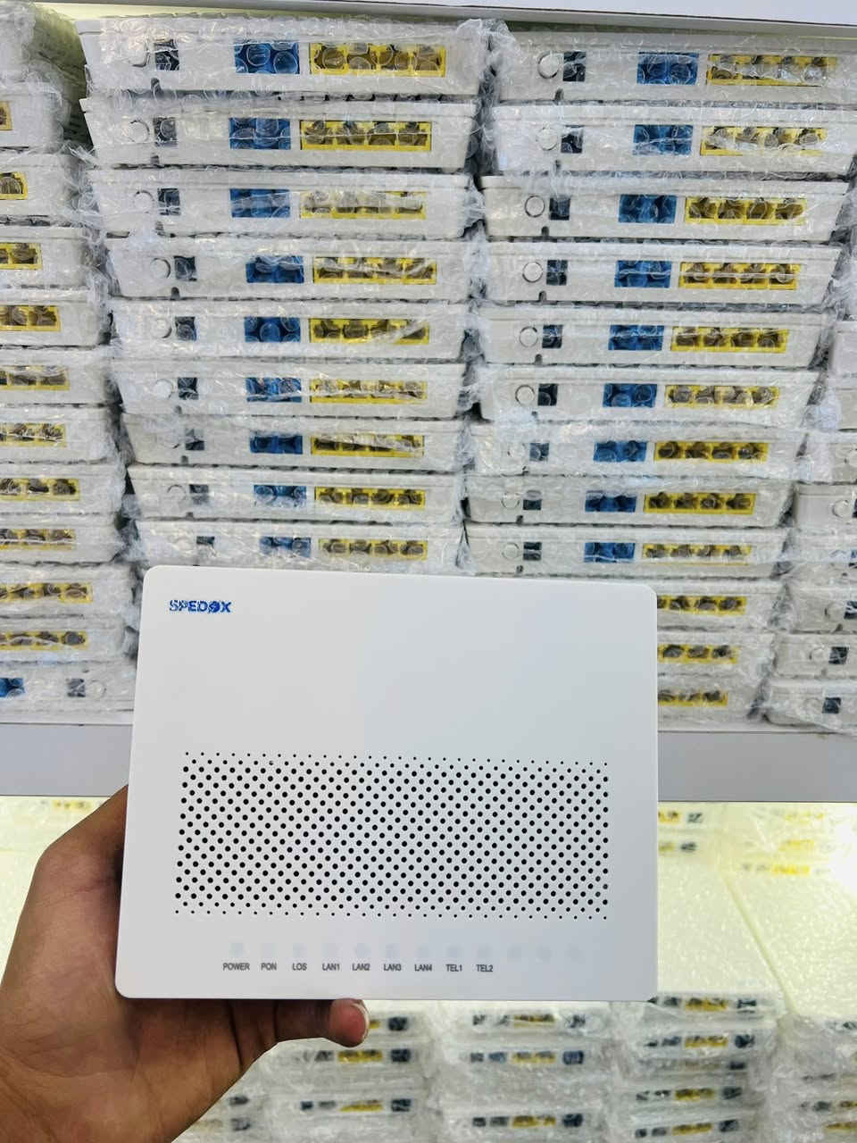 HG8342R XPON 4FE
جديد بدون كارتون

🔥 تحويلة نظيفة وجاهزة للعمل

✅ ONU فقط مع شعار SPEDOX
✅ تدعم XPON (GPON / EPON)
✅ 4 منافذ FE
✅ 2 منفذ TEL
✅ أداء مستقر وسرعة ممتازة
✅ مناسبة للمشروع الوطني والأهلي
✅ جاهزة للتشغيل والتفعيل

📦 متوفرة جملة ومفرد
🚚 توصيل إلى بغداد وجميع المحافظات

📞 ***********

⚡ جودة مضمونة وسعر منافس والكميات محدودة ⚡
