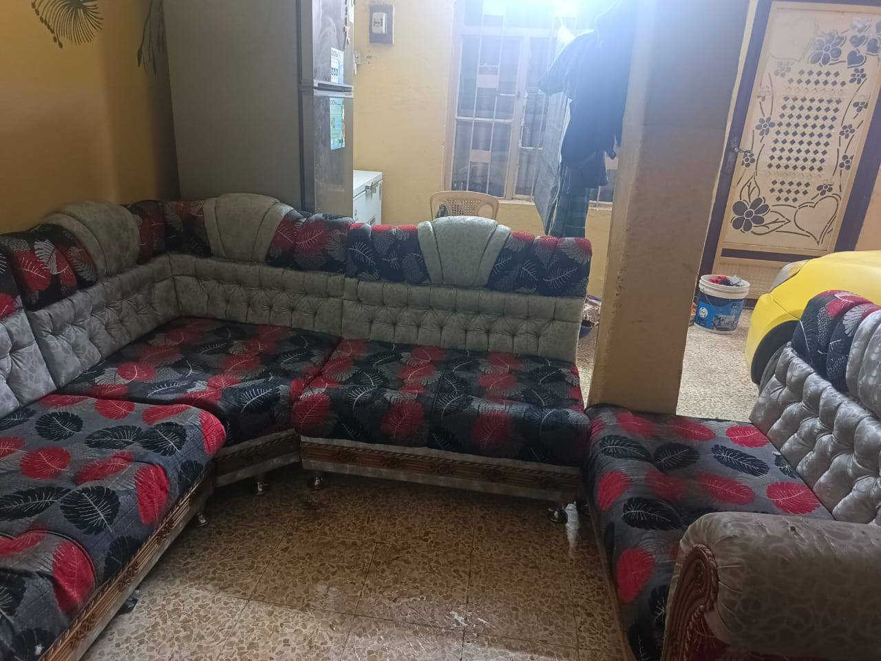 طخم خشب عراقي حيل نضيف 7قطع زاويه اثنين 10امتار سعره 200
عنوان حي الكرامه 
***********
