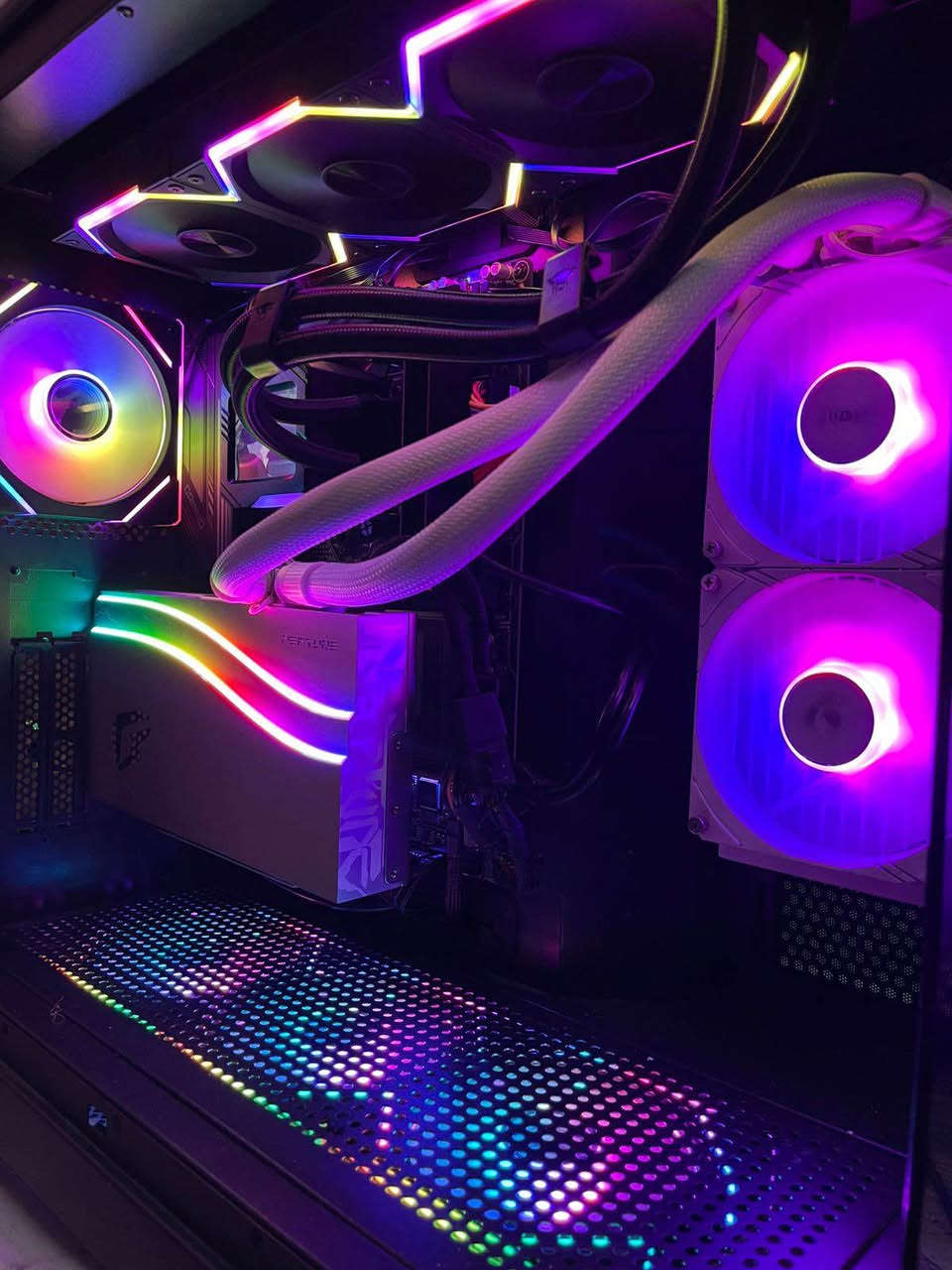 Gaming pc

R7 9700X
GIGABYTE B850 GAMING X WIFI6E
32GB DDR5 4800MT
IGAME NEPTUNE RTX 4070TI LIQUID
1TB SSD NVME GEN 4
ASTROSHELL 360MM LIQUID COOLER SCREEN
650W BRONZE 80+
SAMA NEVIEW 3021 CASE

المعاج والبورد والرام و المبرد جديدة عليها باقي 
الغراض مستخدمة كلش نظيفة وضمان ٦ شهر
سعرها 2,300,000 د.ع

( پرۆسێسەر و بۆرد و رام و کولەرەکەی نوێیە باقی مستەعمەل زۆر پاکە زەمان ٦ مانگ )
1535$

***********
توصيل موجود أربيل, العراق
