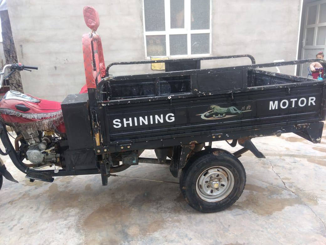 سلام عليكم ستوته موديل 2020 السعر 950  بليته مابيه منفيس موجود مكاني كركوك مامتواجد بتعاليق تعال خاص واهلآ وسهلآ بيك 💜


**إذا كنت صاحب هذا الإعلان وتريد حذفه لأي سبب، رجاءا أرسل رسالة إلى الدعم الفني**