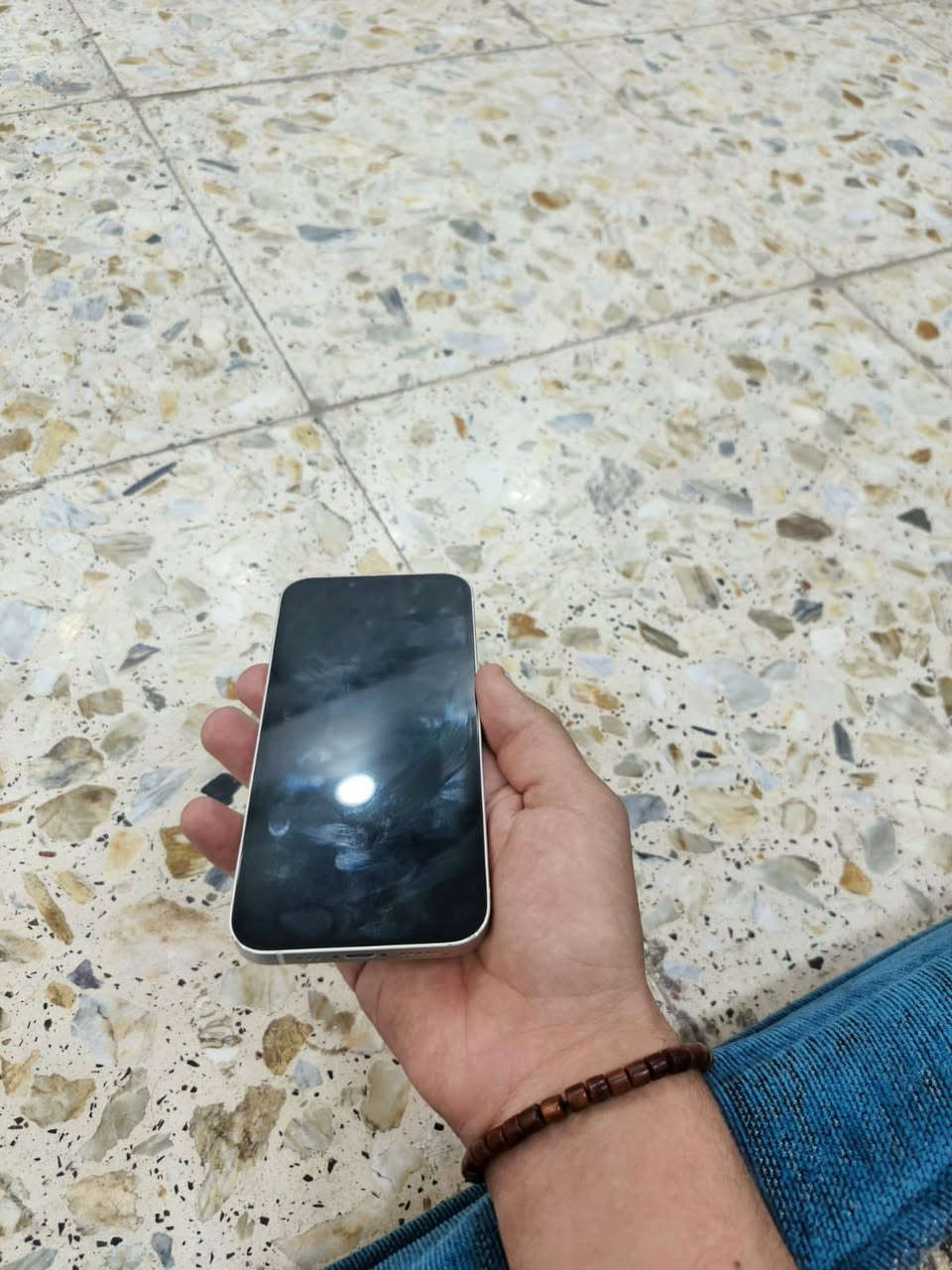 آيفون ١٣ عادي ذاكره ١٢٨ بطاريه بلاديه ٨٩ المكان بغداد حي السلام السعر ٤٢٥ تواصل***********
