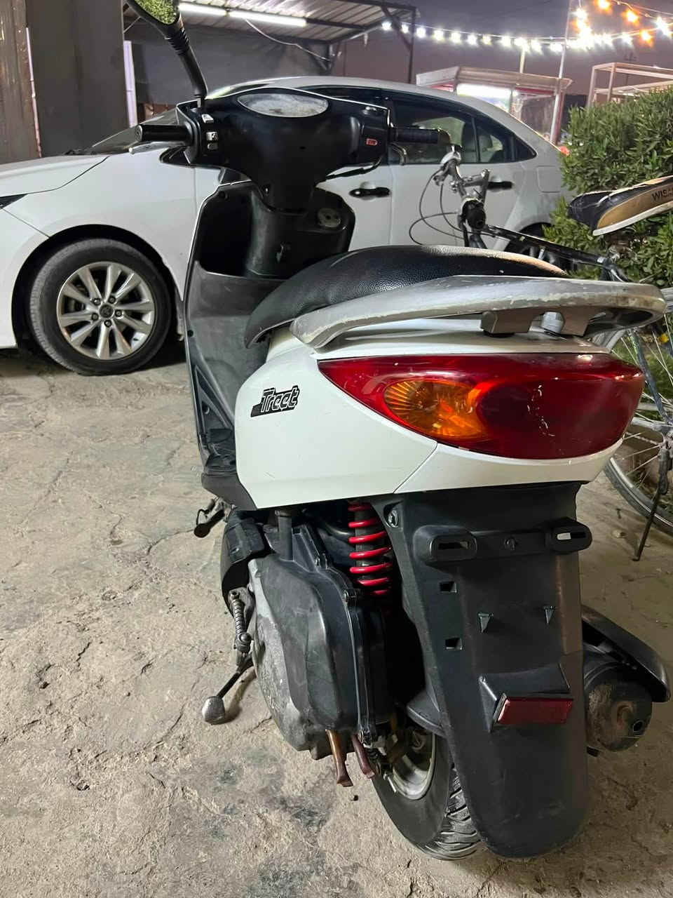 سلام عليكم دراجه للبيع بريز مكفوله من كلشي دراجه نوزل بس كلجات اماميه شو تعبانات السعر 650وبيه مجال بصيط العنوان شهداء البياع الرقم ***********
