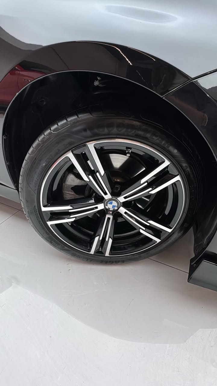 للبيع BMW 330i موديل 2024
محرك 2.0 تيربو – 255 حصان
جير أوتوماتيك 8 سرعات
شاشات كبيرة – Apple CarPlay
حالة ممتازة – نظيفة
ماشية24 الف كيلو 
ضرر السيارة موضح بلسونار وموجود رقم الشاصي سيارة حلوة ونضيفة كير ومكينة مكفولات شواصي ولغود مكفولات بدون دواخل هزة وسنوية جديدات 
رقم الاتصال ***********
