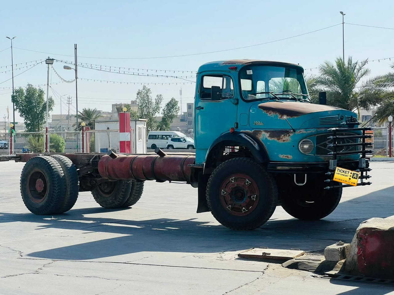 سلام عليكم اقجم البيع مديل(80) شاصي طويل خام بدون صبغ قمارة بدون صبغ ثابت بلادي رقم انبار دولي بسمي سيارة وضع شركة(***********)(***********)
