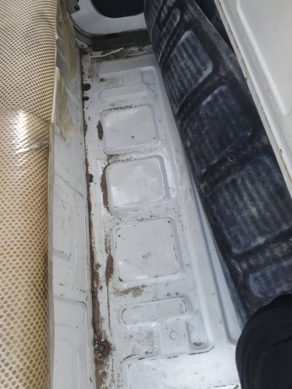 سلام عليكم 21 رقم نكليزي تحويل ثاني يوم بلاديه بدون صبغ بيه طخات بارد ب8 وبيه مجال
مكاني شعب ***********
