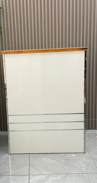 ميز رسبشن جديد غير مستخدم للبيع 07878781477