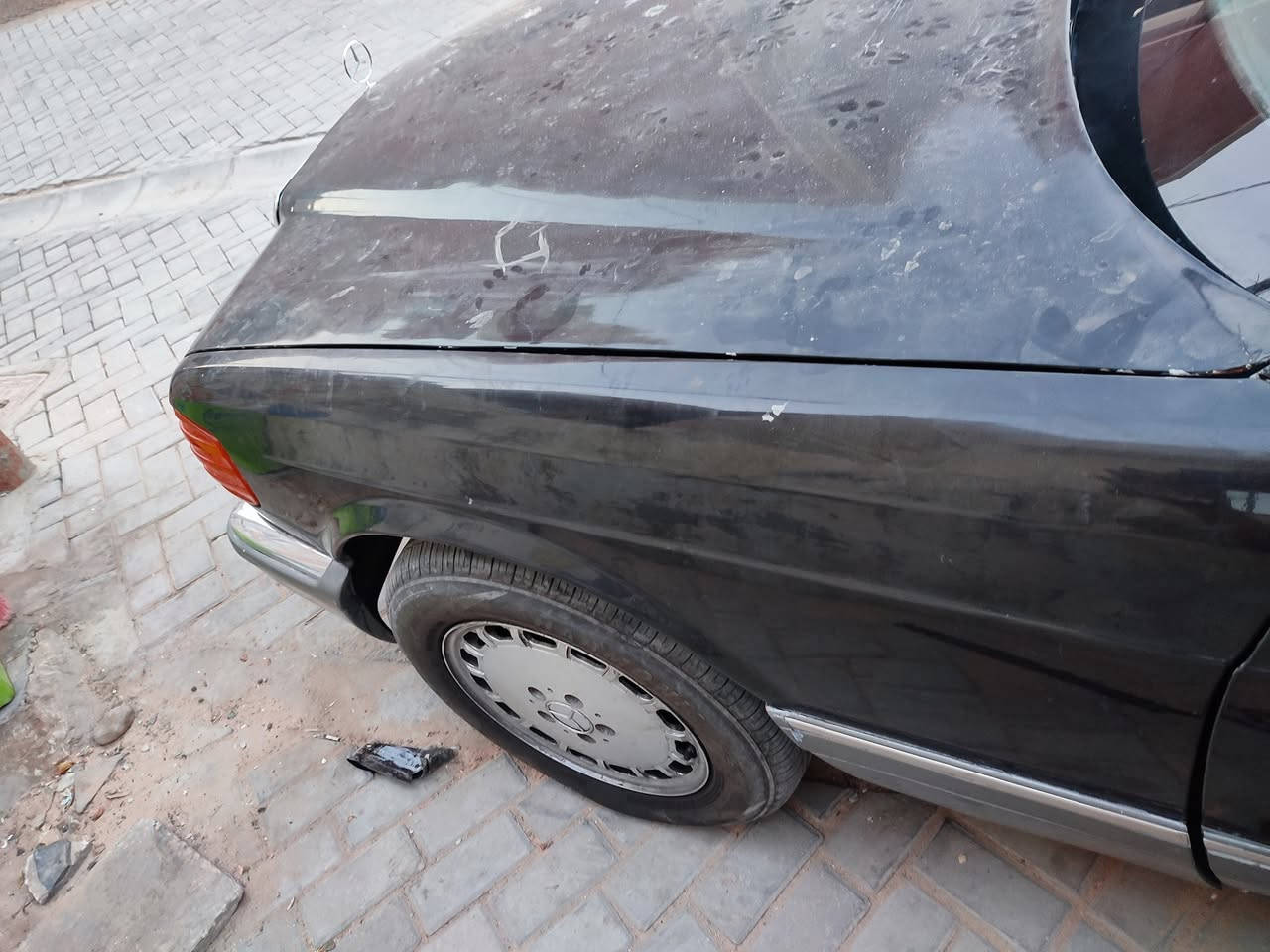 !!!!!جنت عرض ب45 ونزلت سعرها السيارة احتمال بيها مشكلة بلكير لو كايم لو بالكهربائيات !!!!!    السلام عليكم جامبو حجم500selباب طويل موديل 1989 للبيع او المراوس الجاملغ مصلح موجود بالصور السيارة مكينه كير 3000بطة خير من الله يرادلها صبغ حدادية كاملة قبل شهرين سويتها تخم تأير نضيف التبريد كمبريسر عاطل فتحت السقف غير شغالة السعر 33قفل  المكان بغداد الشعب رقم الهاتف ***********
