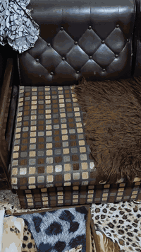 السلام عليكم قنفات جلد نظافة ٩٠ بالمية اريد اشيل وأريد ابيعهن مستعجل سعر ١٠٠ وبيهن مجال مكاني الشرطة الرابعة خلف مجمع مراد ***********
