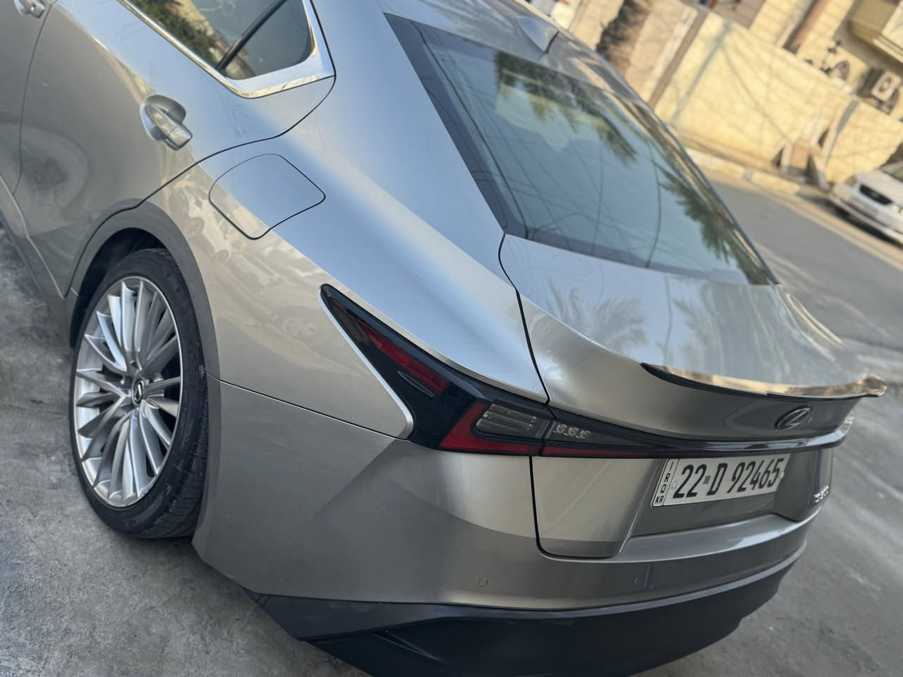 موديل 2022 is300
ماشية ٢٧ الف 
فول داخل احمر بدون ايرباك 
قطعتين صبغ 
مرقم اربيل بسمي 
***********
