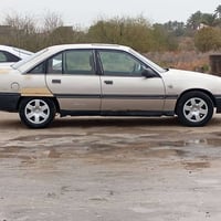 اوميكا • ١٩٨٩ • رقم الانبار