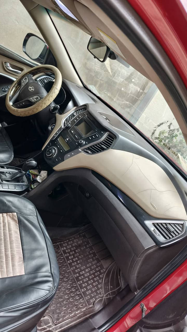 السلام عليكم
سنتافي 2014 لون احمر 6 سلندر 3.3L ، 4WD المكان بغداد.

 ماشية 102الف تخم تايرات جديد صدر أمامي جديد فول مواصفات خليجي بيها اضرار خفيفة بالبدي موضحة بالصور ، بانوراما كاملة ،دخول بصمة، بصمتين بردات خلفي
7 راكب مرايات شفط وتدفئة كشنات امامي كهرباء اوتو بارك اوتو هولد حساسات خلفي اصطدام وغيرها من المواصفات الجهة اليمنى مصبوغة السعر 165 وبي مجال للتواصل ***********
