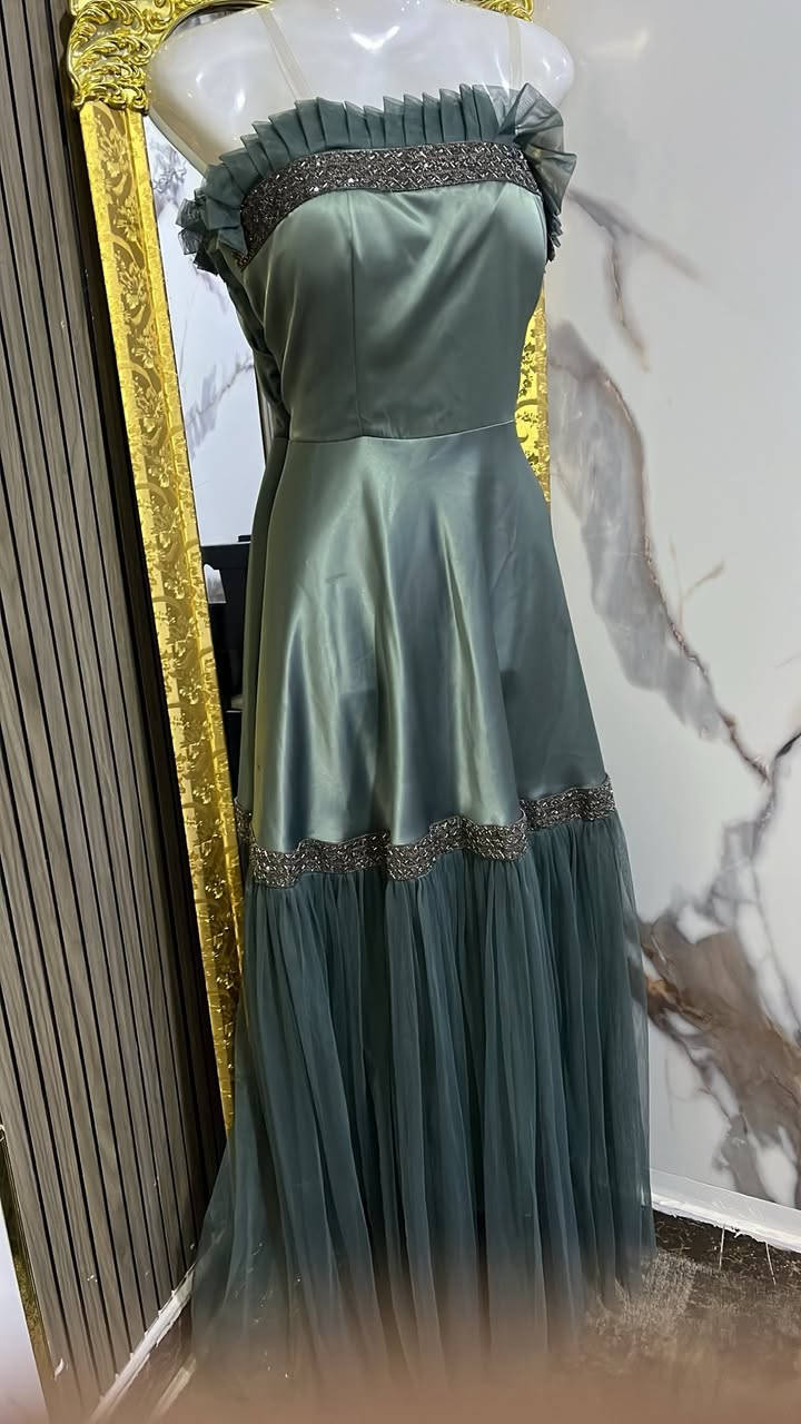 فستان سهرة
مقاس ٤٠
لبسة وحدة


**إذا كنت صاحب هذا الإعلان وتريد حذفه لأي سبب، رجاءا أرسل رسالة إلى الدعم الفني**