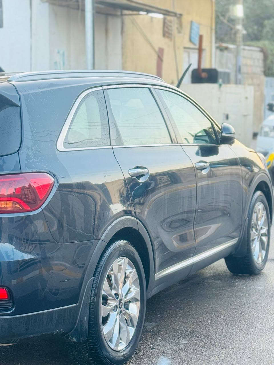 السلام عليكم
للبيع سورنتو خليجي ٢٠٢٠ اللون ازرق غير محدد

المواصفات ٦ سلندر  فول ما عدا البانوراما

السياره مكفولة كفالة عامه من كلشي وكالة المنصور سبير ما نازل على وضع الشركه 

ماشيه ٨٢ الف سنويه وأرقام جدد باسمي تحويل ثاني يوم 

الاتصال ***********
