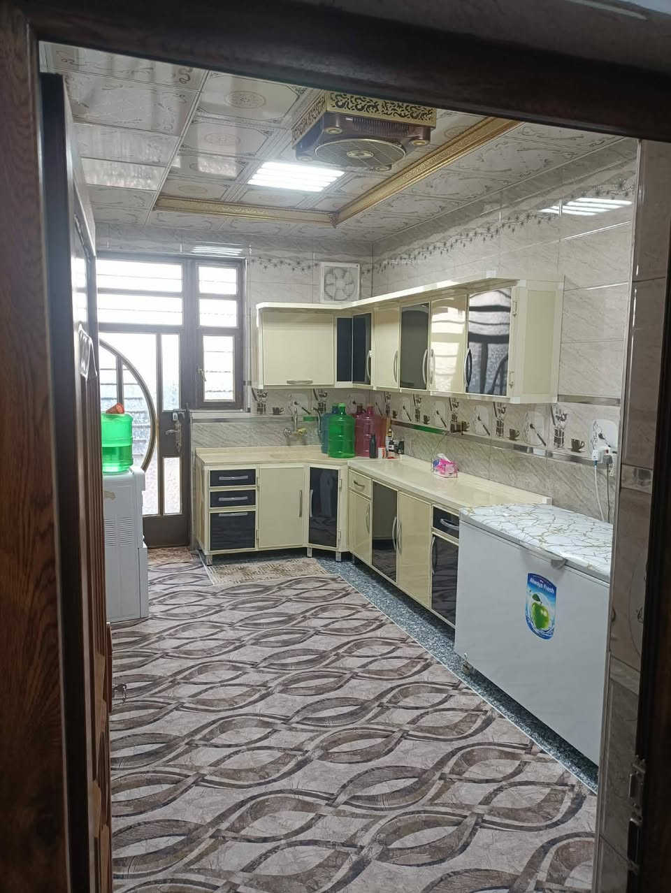 #السلام عليكم بيت للبيع الشهداء المساحة ١٣٧ متر قاطين 
#٣غرف نوم البيت جاهز من كلشي نقص فقط الواجهية 
#الواجهية ٦/٧٥ في النزال ٢٠ تفاصيل اكثر خاص او الاتصال 
#ابويزن   ***********
#اكرم الخالدي ***********
 مكت دارك للعقار شارع العام مقابيل مطعم الظيافة
