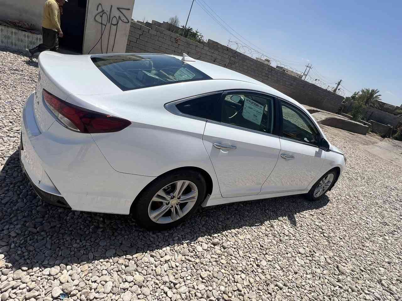 سوناتا 2018 أمريكي محرك 2400سياره كلين بدون ضرر ماشيه 90 م رقم بغداد سنويه 2031 هزه جديده سياره نضيف متواجد على رقم فقط *********** …..سعر 140 $ وبيه مجال …
