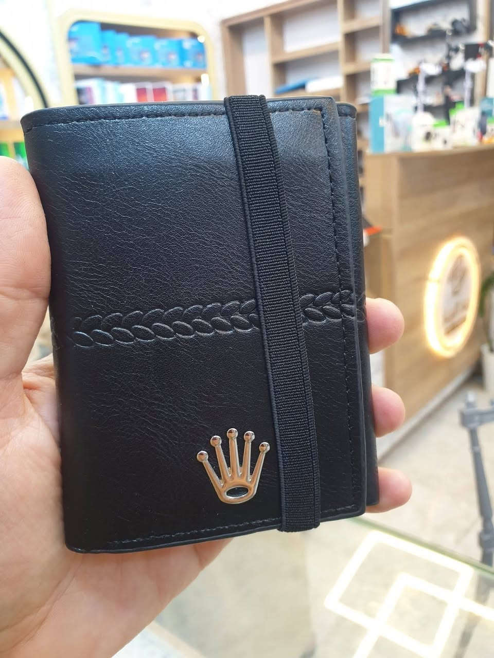 أرقى المحفظات الرجالية الجلدية الأنيقة والمتميزة 💯✔
محفظة متعددة الاستخدام 💯✔
.........
10  الف دينار
.........
متوفر توصيل لجميع المحافظات 🚕
........
رمادي شارع التجنيد 🚦🚥🚦 خلف مستشفى الصفوة
قرب تقاطع الصياغ او قرب جامع الحاج كسار
☎️***********☎️
☎️***********☎️
