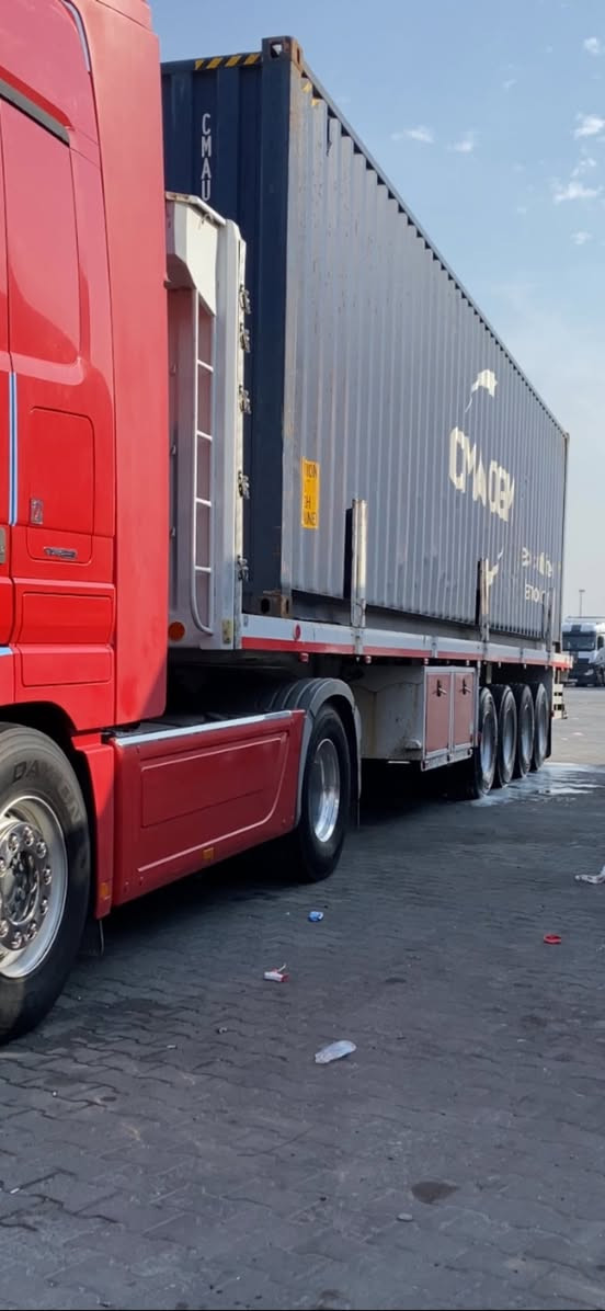 السلام عليكم عربانه للبيع تريله عراق فصل وربط موديل2023 كفاله عامه 3 دنكير رفاع تخم تاير فوق النص عمر إقفالات حاويه جاهزه للعمل كهربائيات هوى جاهزه نشره بالوني /السعر 160 $ /للاستفسار ***********/مكان البصره
