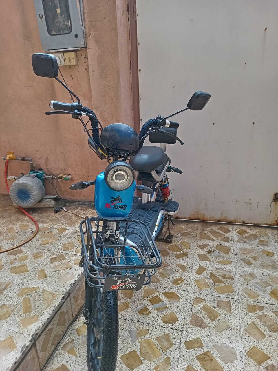 ماطور شحن حجم 20كلو شغال تشغيل عن بعد ايشاير هورن ليت كلو شغال السعر200وبي مجال بصيط شراي تعال خاص ***********
