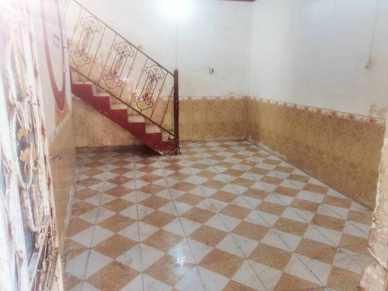 دار الإيجار في منطقة المصولبة
يتكون من غرفة وهول ومطبخ وبراني وصحيات 
المساحة 100متر 
***********
او مراجعتنا في المكتب 
الايجار 200الف..
