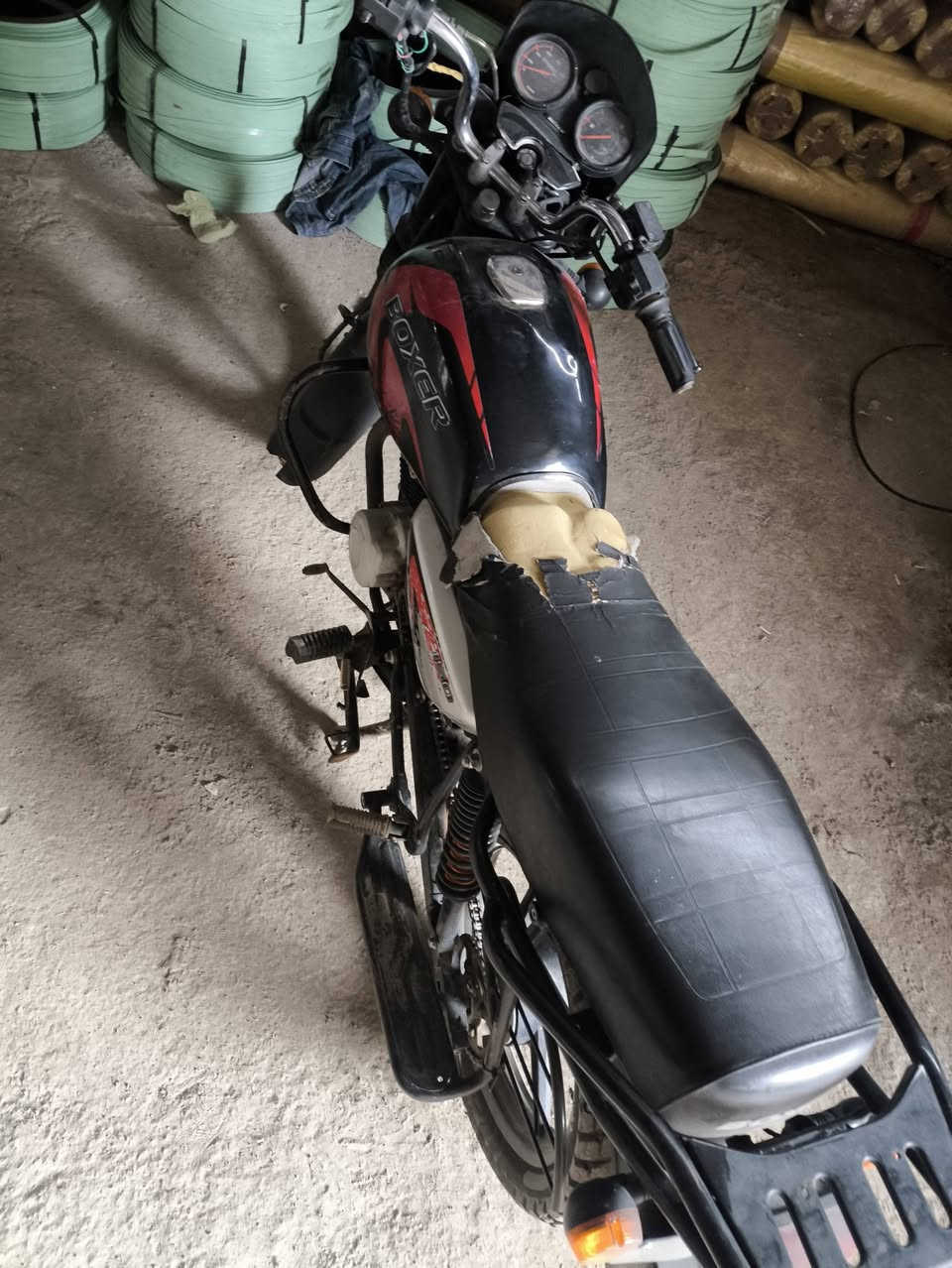 السلام عليكم 
بوكسر جبلي موديل 23 
مكينه ما مفتوحه 
دراجه خرسه 
كهربائيات كله شغاله 
 عوزه ترتيب بصيط 
اخوان الدراجه أوراقه  ضاعن يمي اتكفلك سرقه وعشائر وكلشي 
 وتاخذه من باب البيت
مكاني بغداد تقاطع النهروان
سعره 800 وبيه مجال للشراي  
 وهذا رقمي ***********
 ملاحظه   رحمه لمك لا تجيني تگلي شبيه ما بيه  كاتبلك
