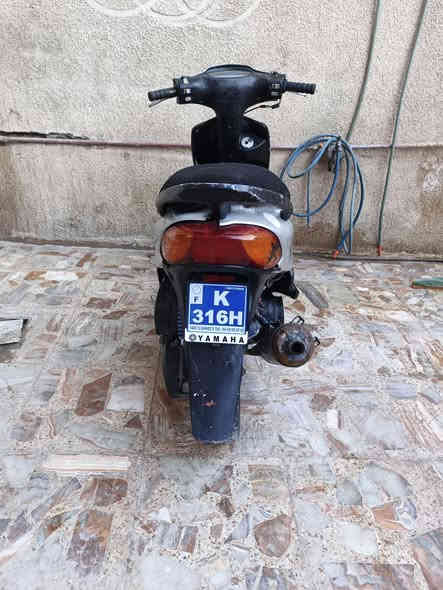 السلام عليكم دراجه ماكس قجمه سرعه 120 محرك ناعم وشلعه ومعدل محركها ممفتوح الكهربائيات كامله لايت اشاير كله شغال عليها صالنصه FM رياضي شغاله نكره سلف وهندر كفراتها نضيفه الأبلاديه ختم واحد سعرها 350 وبيها مجال مكاني بغداد التاجي منطقة ابو الجدايل ***********
