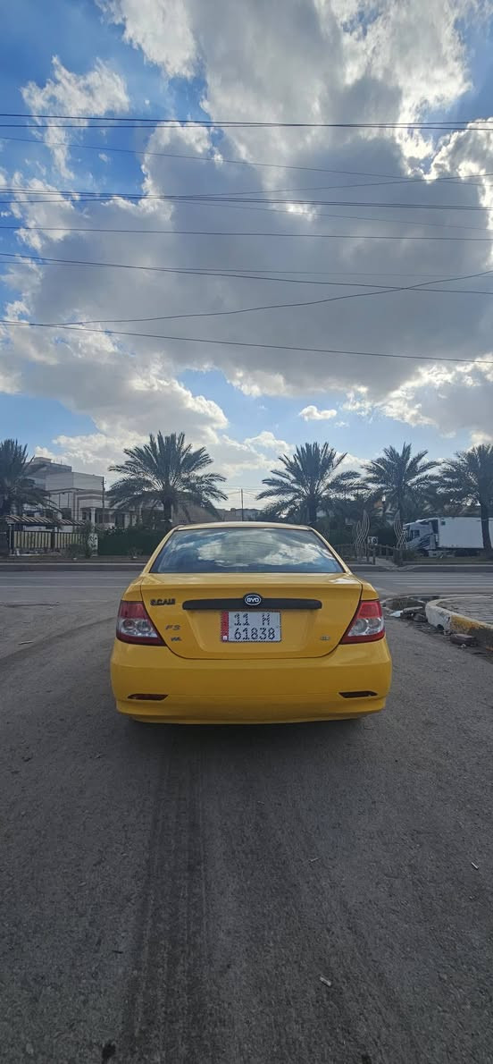 السلام عليكم بيوايدي موديل 2019 السياره  كير محرك صدر تخم تاير تبريد منضومة غاز جاهزة السيارةمكفولة بدون قطره صبغ عدة باب الخلفي بارد مصفرة هيئة وغرامة بسمي مكان السيارة بغداد السعر 74 وبيه مجال التصال***********
