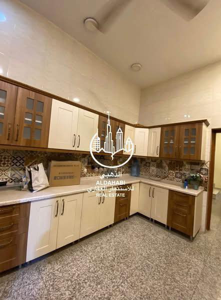 للايجــــــــــــار ✅
.
بيت طابقين مؤثث للايجار في حي الخضراء بناء حديث موقع ممتاز يصلح سكني و تجاري 
.

مواصفات البيت  / 
.
ثلاث غرف منام ، صاله ، استقبال ، مطبخ ، صحيات ، كراج

.
سعر الايجار مليونين 
.
✅ الذهبي للاستثمار العقاري ✅

#مجــــــاز_قانــــــــونيــاً
—————————————
#ملاحظه لعملائنا الكرام يتوفر لدينا عروض عقاريه بيوت للبيع والايجار في كافة مناطق محافظة البصره كذلك يتوفر لدينا بنايات تجاريه للبيع في مناطق ممتازه بوارد شهري ممتاز 
‏‌‎ للمعلومات اكثر التواصل على الارقام الموضحه او زيارة
الموقع 
البصره_ شارع عام حي الزهراء _ قرب مستشفى النفط
***********
***********
