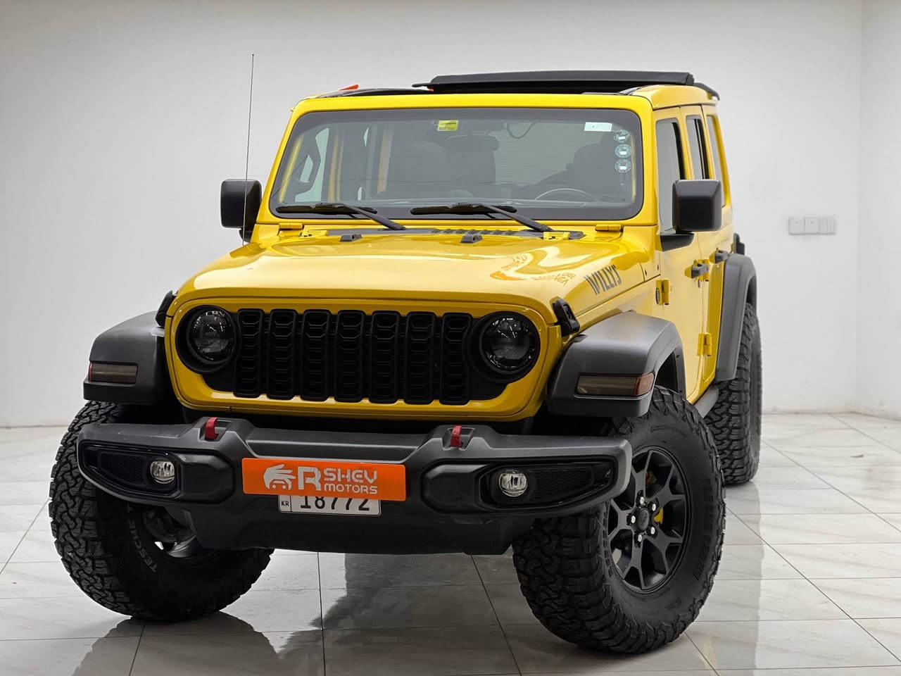 Jeep Wrangler 2021
جيب رانجلر 2021
مواصفات Willys

مكينة 6 سلندر حجم 3.6 لتر 
ماشية 96,000 ميل و بحالة ممتازة 

ضرر السيارة فقط شبر من بنيد صبغ بدون دواخل و بدون ايرباك 
رقم شاصي مع الصور موجود
كلش لون حلو و سقف بانوراما ارغب نوع بالسوق 

رقم دهوك الدولي سنوية ب اسمنا و شرط التحويل
مكفولة من كير و محرك و كهربائيات

و ب سعر(265$) ورقة و بيها مجال

مكان السيارة

دهوك -معرض ارشف R-Shev
رقم51 من معارض التيرمينال 

***********
*********** دهوك, العراق
