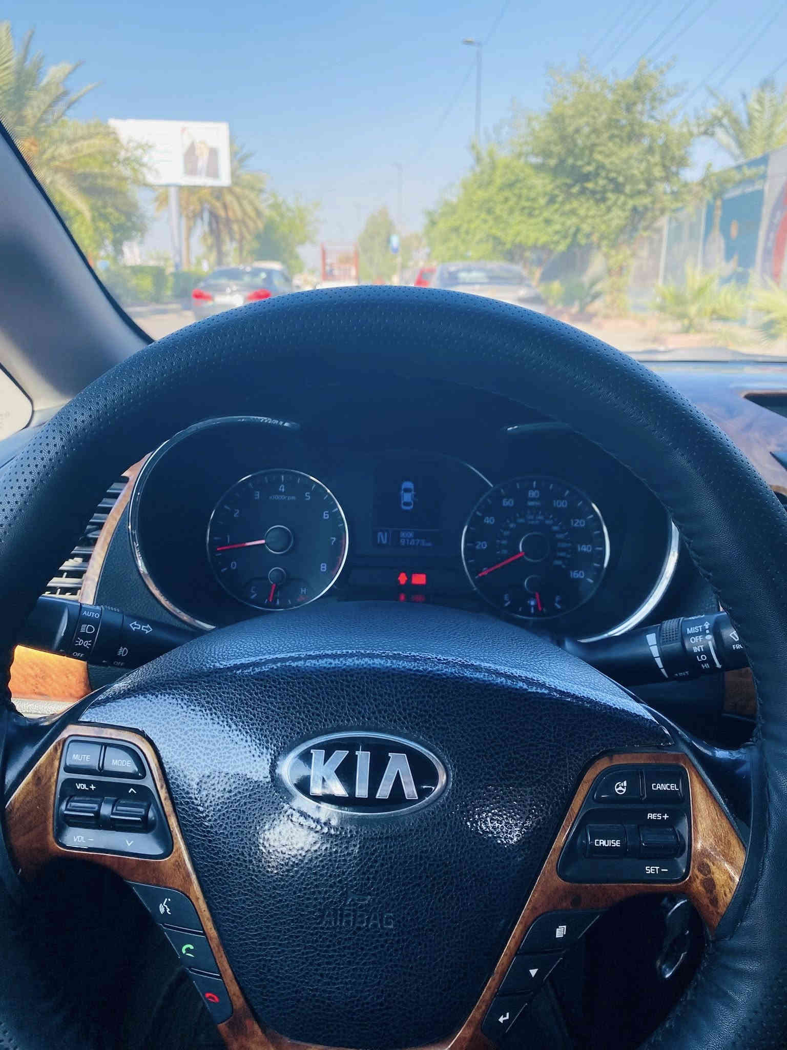 السلام عليكم كيا فورتي 2015 مكينه 2000 gdi بحاله جيده جدا لا صوت لاتبخير الكير جيد جدا السياره نظيفه لحد يقارنه بالمهجومات بالسوق مداريه كلش بالنظافه ونوعيه الدهن البجم كبس السياره داخله نظيف الصدر 90 بالميه التبريد شغال وبارد السياره تاخذه كبل للشارع مال شغل ظربته شويه بالجاملغات الاماميه صفح ومن وره عله كد شبر بالحوض 
السعر 105 وبيه مجال واليجيني ماارجعه مكاني بغداد حي القاهره جامع النداء 
***********
***********
