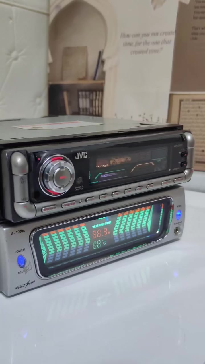 سلام عليكم-jvc اندنوسي اصلي تفصيخ . مع كيجات . الجهاز رؤؤعة .
ملاحظة : الجهاز معدل مظاف فية بلوتوث . صوت فول عالي 
. انطونة بي سعر حلو يستاهلة وبالعافية . متوفر توصيل


**إذا كنت صاحب هذا الإعلان وتريد حذفه لأي سبب، رجاءا أرسل رسالة إلى الدعم الفني**