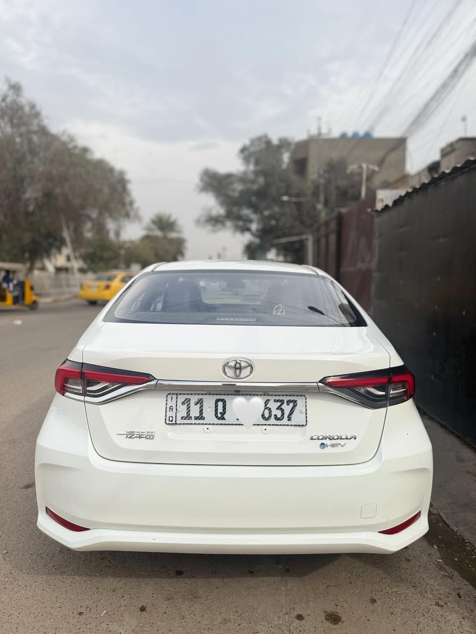 � للبيع – تويوتا كورولا 2025
🔹 الشكل: خليجي
🔹 المشي: 7,900 كم
🔹 الحالة: ممتازة جدًا
🔹 مكفولة: كفالة عامة 
🔹 وكالة (ما بيها صبغ ولا بارد)

💰 السعر: 164$ 
🔧 قابل للتفاوض البسيط

📍 العنوان: بغداد – زيونة أو بغداد الجديدة
📞 رقم الهاتف: ***********
