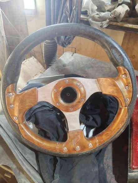 للبيع تخم كبات بيهن واحد طاك مامئثر 
ستيرن 
بك لايت بيجو بارس بد
طوك ويل تخم
مكاني بصره 
***********
