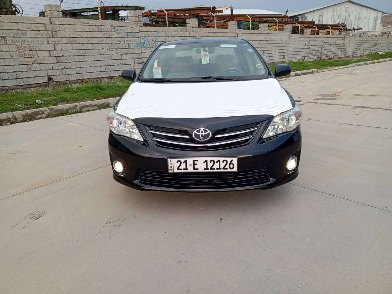 السلام عليكم للبيع تيوتا كورلا 2013لون اسود خليجي بيه صبغ قطعتين جاملغ وبنيد بدون دواخل بدون ايرباك كفاله  وبيه بارد بسيط سياره كلش حلوه وجديده ماشيه 91الف حقيقي وعل ايد وحده من لشركه مواصفات نص داخل صاج تحكمات ستيرن  ويل كروم حساس خلفي يدات نيكل بلاجكتور مواصفات كلش حلوه سياره جاهزه دينار نقص مابيه محرك 1800كفاله عل وضع لشركه كير محرك تبريد كله بشرط مامفتوح برغي منه صدر امامي خلفي جديد تخم تايرات جديد سبير عدا كتلوك سويجات ثنين شركه سنويه ارقام كله جديد وبسمي تحويل بنفس ليوم مكان السياره بسليمانيه السعر 126وبيه مجال بسيط الشراي يخابر ***********
