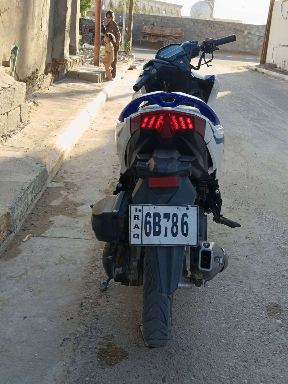 دراجه GTS ‏‪***********‬‏
موديل 2024
نضيفه بس كفرات شويه بيهن كسور
كلها شغاله 
نقص واير بريك 
سعرها ٢٧٥
مكاني فلوجه
