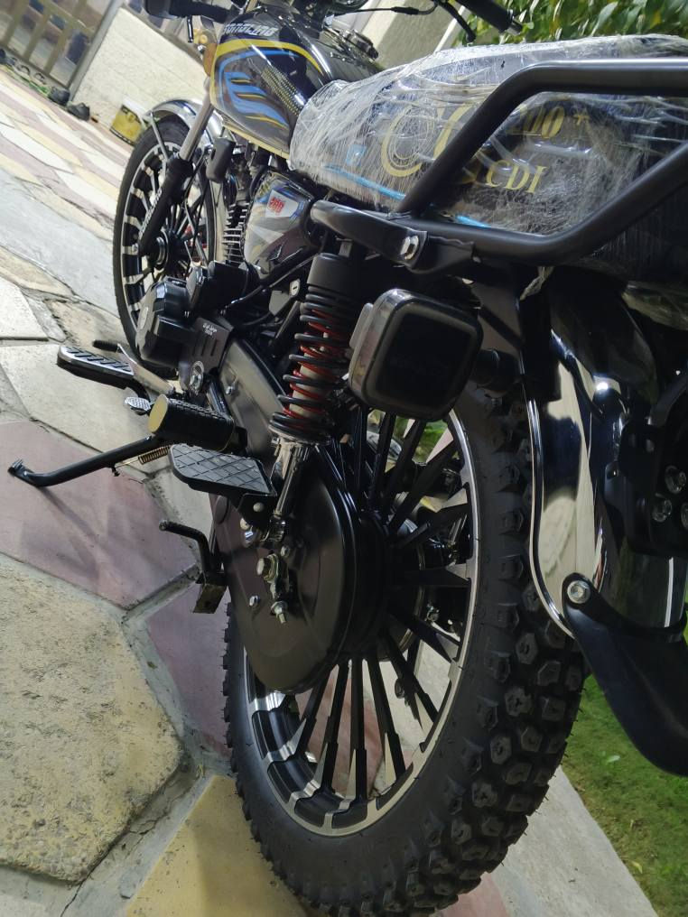 سلام عليكم دراجه يراني موديل 26 نضيفه كفاله عامه  سعر 850 بيه مجال لشراي مكان بغداد المدائن رقم *********** بغداد, العراق
