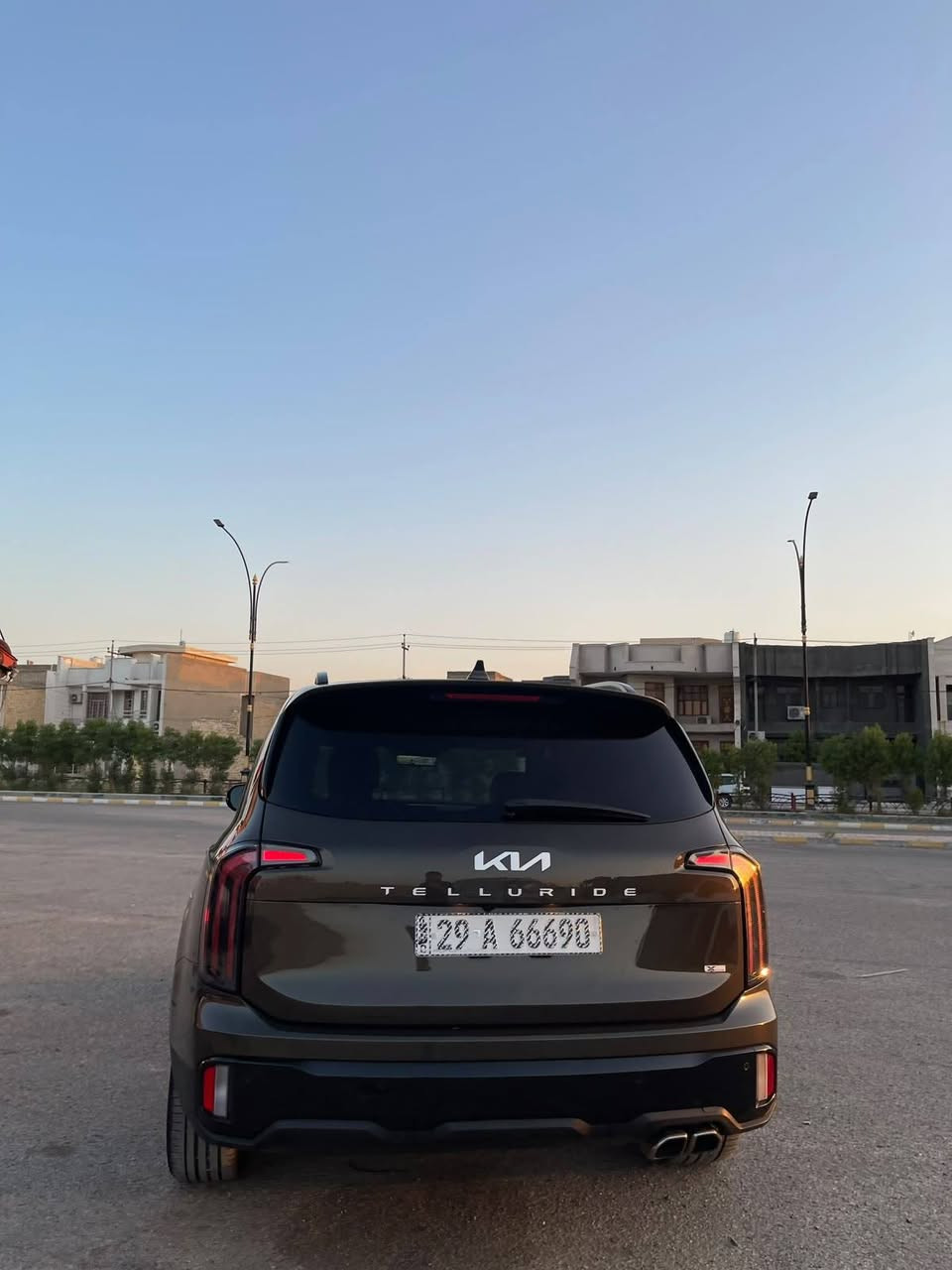 🧿🧿🧿 يرجى قراءة الاعلان بشكل كامل 🧿🧿🧿
2024 KIA TELLURIDE ..   X line  ..

           👈🏻👈🏻👈🏻 كيا / تلورايد / بانزين 👉🏻♦️ رقم شاصي السيارة موجود من ضمن الاعلان ♦️ 

            📹 مقطع فيديو تفصيلي عن السيارة 📹 

موديل :- 2024 
لون :- زيتوني       
قوة المحرك :- 3.8 بانزين GDi
عداد المسافات :- 27987 mi      
عدد المقاعد :- 7 مقاعد 
فئة السيارة :- Xline

     

♦️ شاشة نفكيشن 
♦️ تحكم مسجل 
♦️ تحكم سرعة 
♦️ رادار امامي 
♦️ حساسات 360 درجة 
♦️ حساس تحديد مسار 
♦️ اوامر صوتية 
♦️ لايت زنون 
♦️ كشاف امامي 
♦️ فتحة سقف 
♦️ مقاعد جلد مشمشي 
♦️ مقاعد تدفئة تبريد 
♦️ مقاعد كهربائية  
♦️ شاحن وايرلس
♦️ هاند بريك بصمة 
♦️ اوتو بارك 
♦️ دفع رباعي 
♦️ اوتو هولد 
♦️ مثبت سرعة 
♦️ مانع تزحلق 
♦️ صندوق كهربائي 
♦️ اشارة جانبية 
♦️ مرايات كهربائية 
♦️ مقاعد خزن ميموري 
♦️ تبريد خلفي منفصل 
♦️ نظام نقطة عميا
((إن أرضيناك فتحدث عنا، وإن لم نرضك فتحدث إلينا))
*********** //
