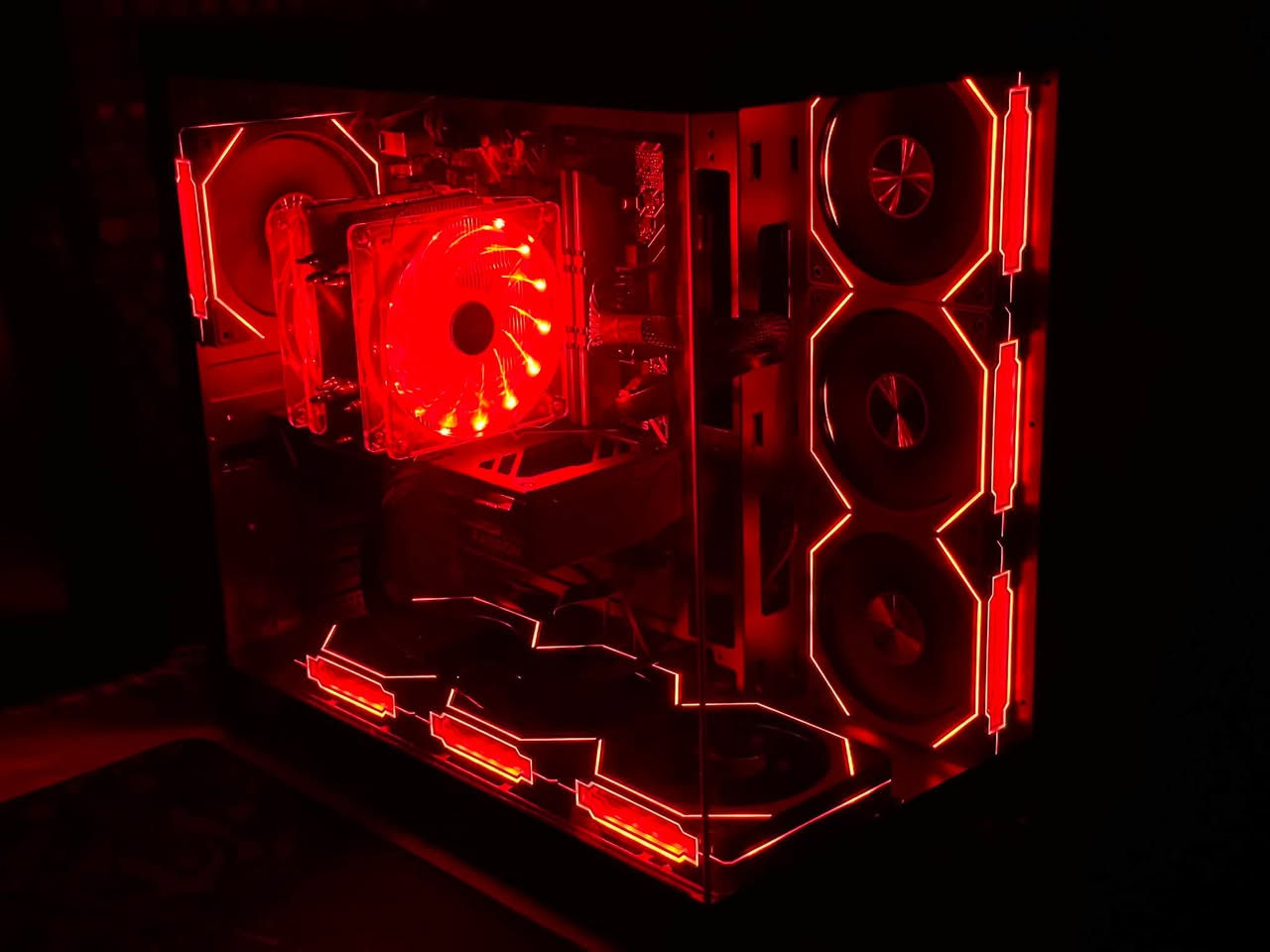 کیس جمیل و قوی للبیع

gpu: 9060 xt 16gb oc 🔥
cpu: i5 12400f
motherboard: H610M-K
ram: 16gb t force Vulcan Z ddr4 3200mhz
storage: 1tb ssd
power supply: 650w msi 

کارد شاشە عندی زمان 8 شهر

ثرمال پیست معالج جدید

سعر: ملیون و ٤٨٠ الف

توصیل موجود لکل محافضات

***********
